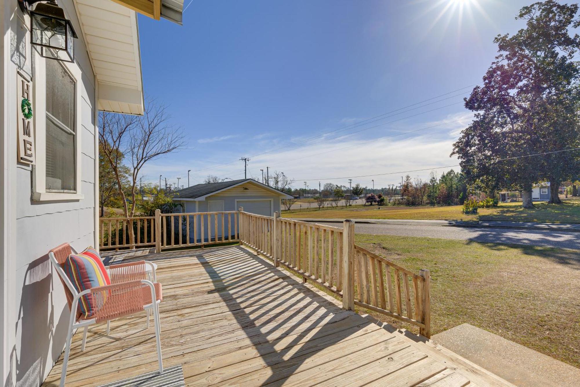 Quiet Grove Hill Cottage With Wraparound Deck! Eksteriør bilde